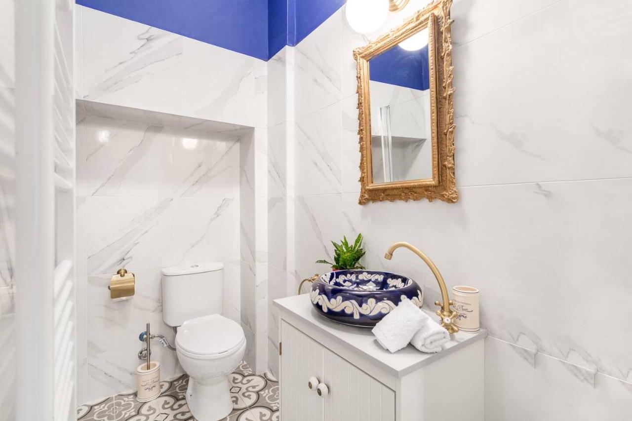 Charming Mini-Palace In Colorful Exarhia Area Apartment Athena Bagian luar foto